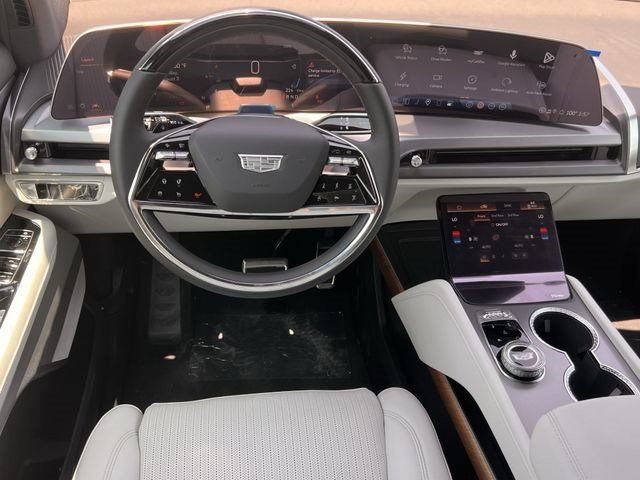 New 2027 Cadillac Vistiq Luxury AWD/4WD image 10