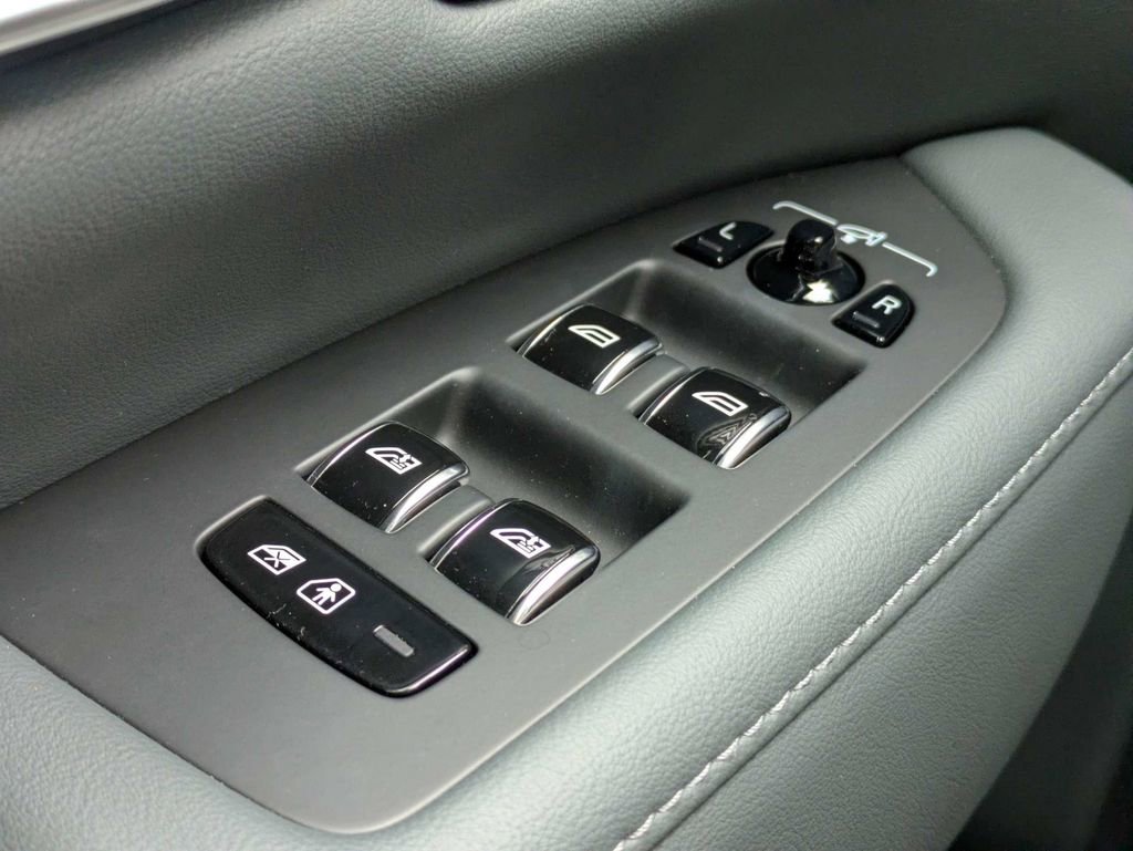 Certified 2023 Volvo S90 B6 Ultimate w/ Protection Package Premier image 30