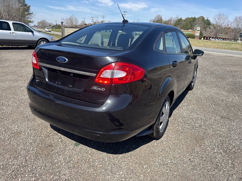 Used 2013 Ford Fiesta S w/ Convenience Pkg FWD image 9