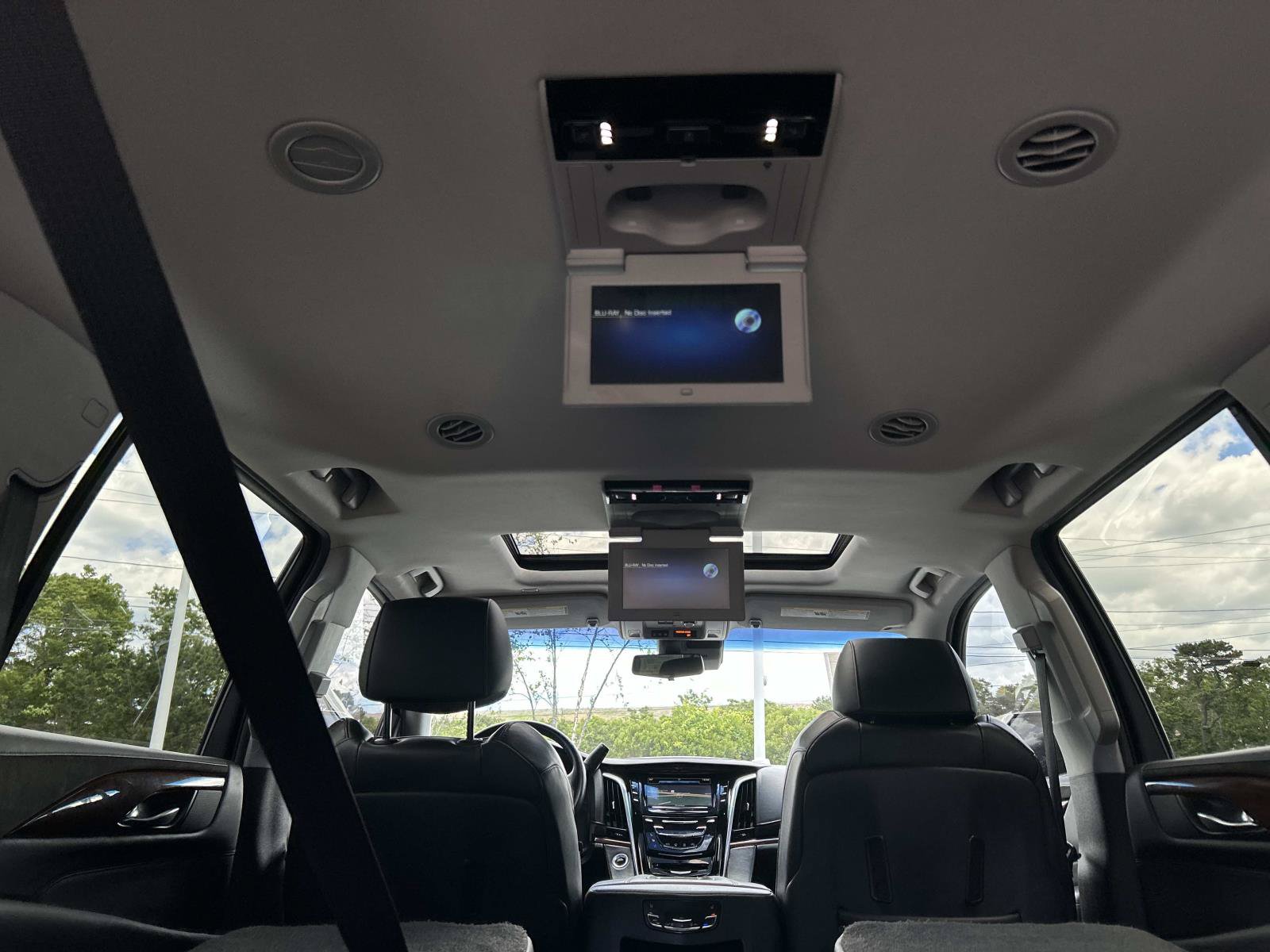 Used 2018 Cadillac Escalade ESV Premium Luxury AWD/4WD image 18