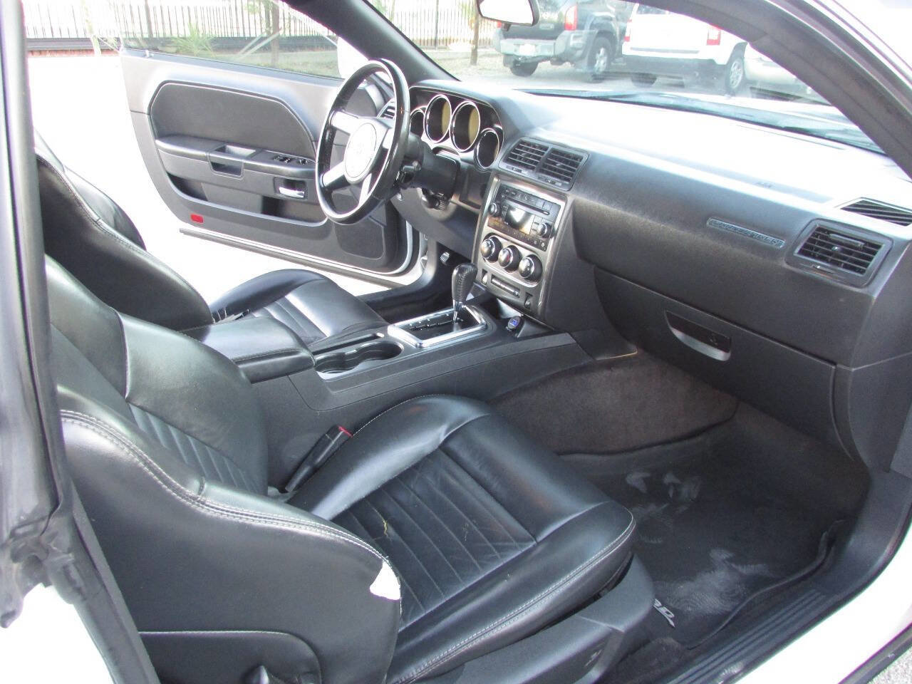 Used 2010 Dodge Challenger SE RWD image 20