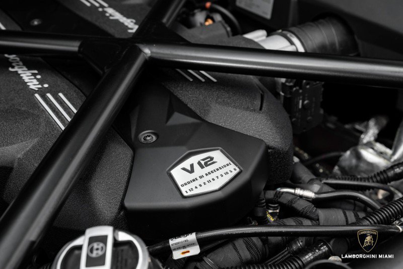 Used 2018 Lamborghini Aventador S image 35