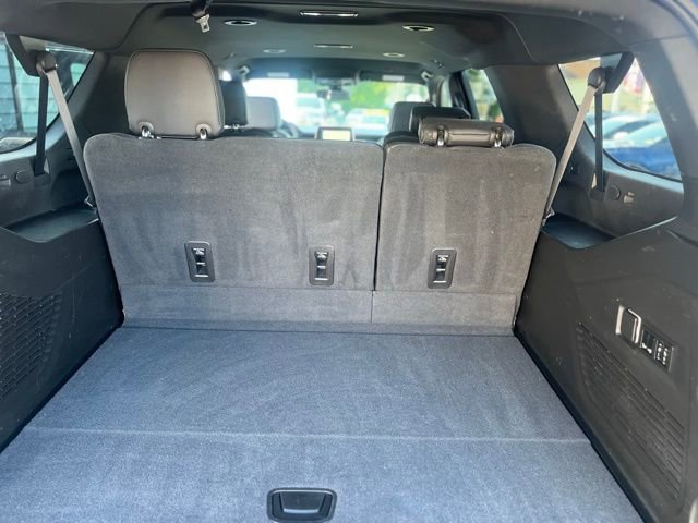 Used 2022 Chevrolet Suburban RST w/ Luxury Package image 19