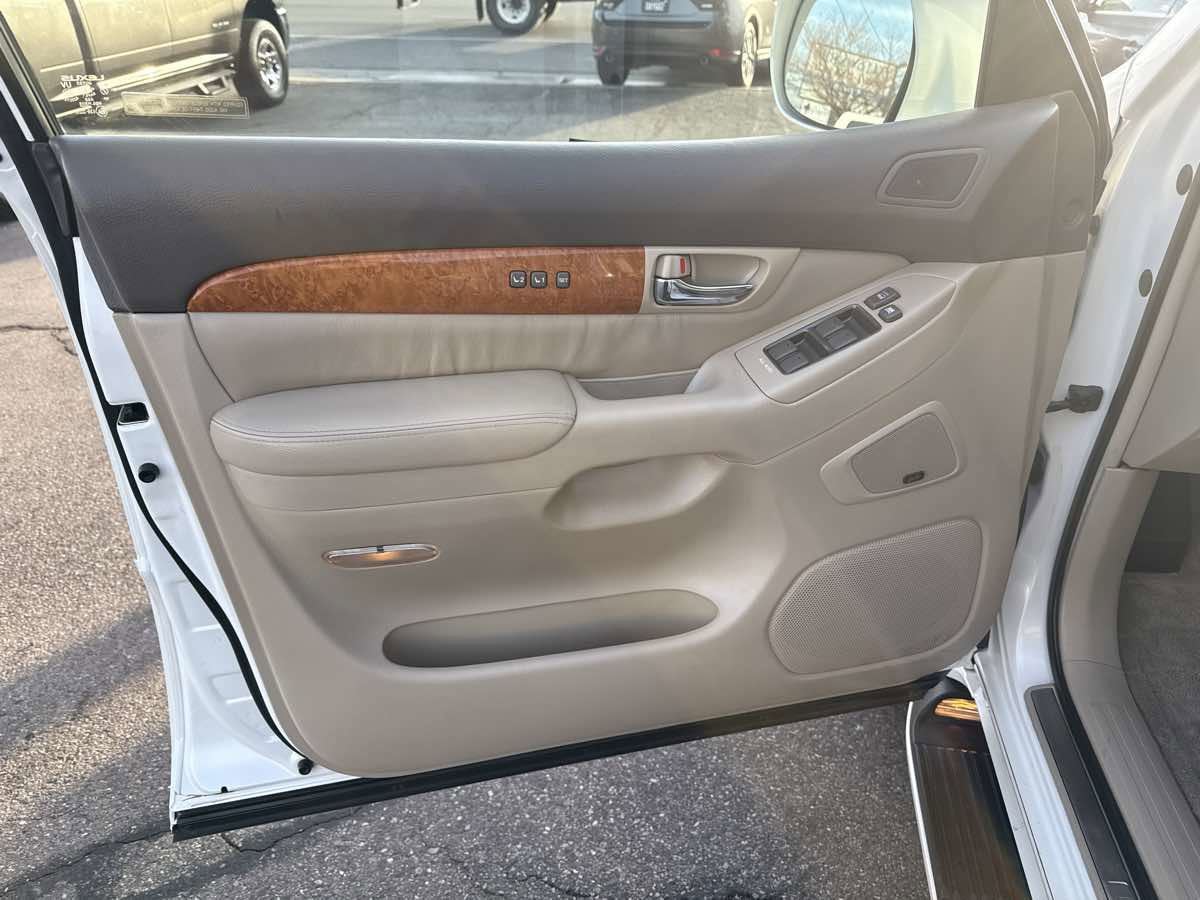 Used 2005 Lexus GX 470 image 10
