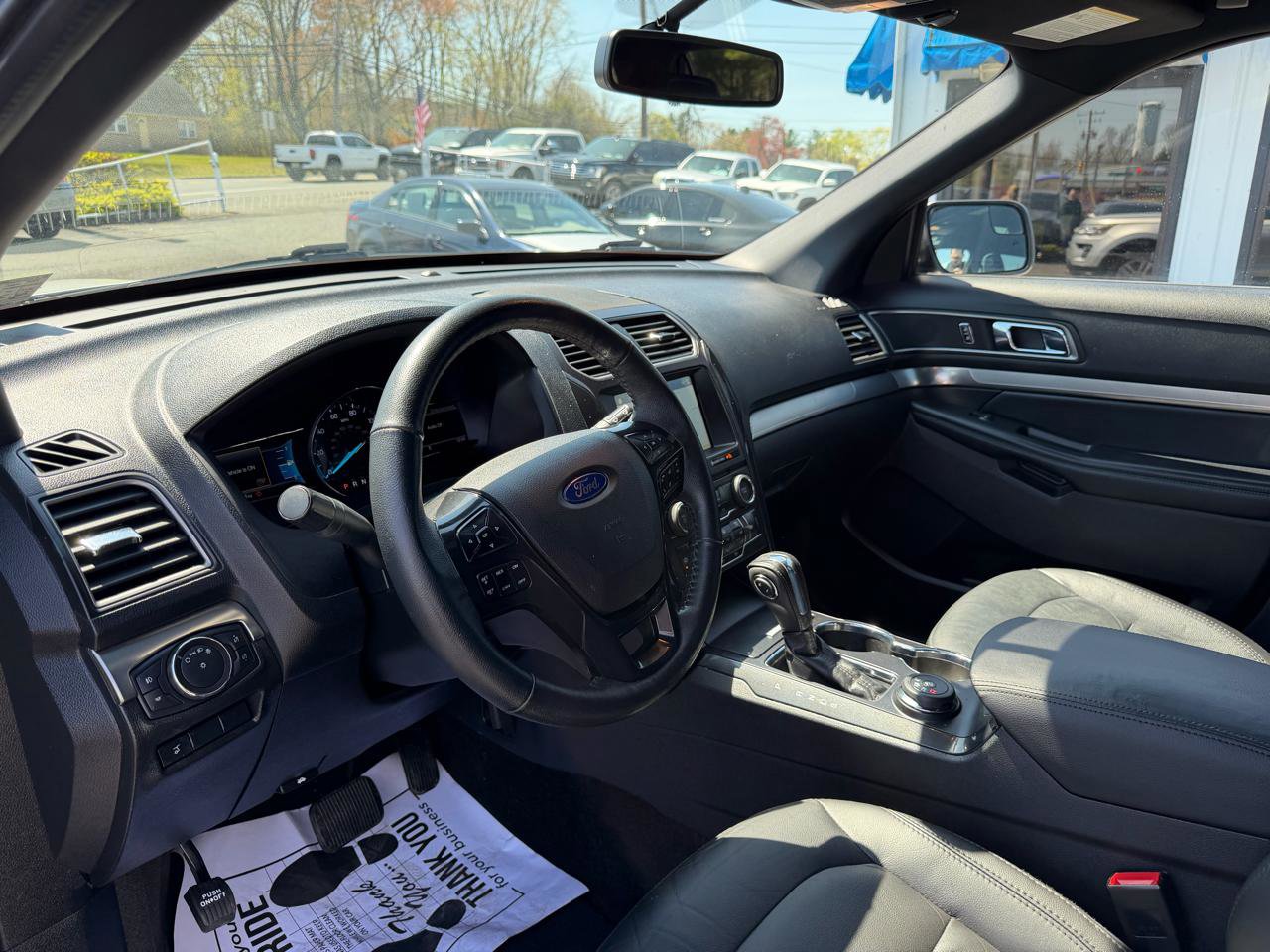 Used 2018 Ford Explorer XLT w/ Equipment Group 202A image 10