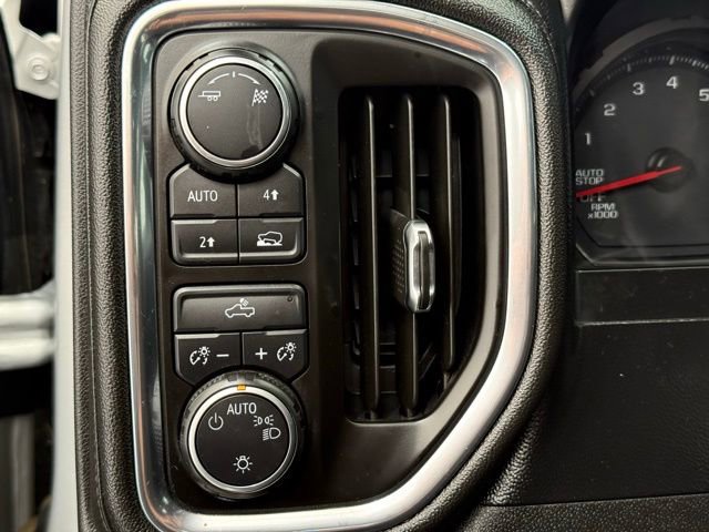 Used 2019 Chevrolet Silverado 1500 LT w/ True North Edition AWD/4WD image 32