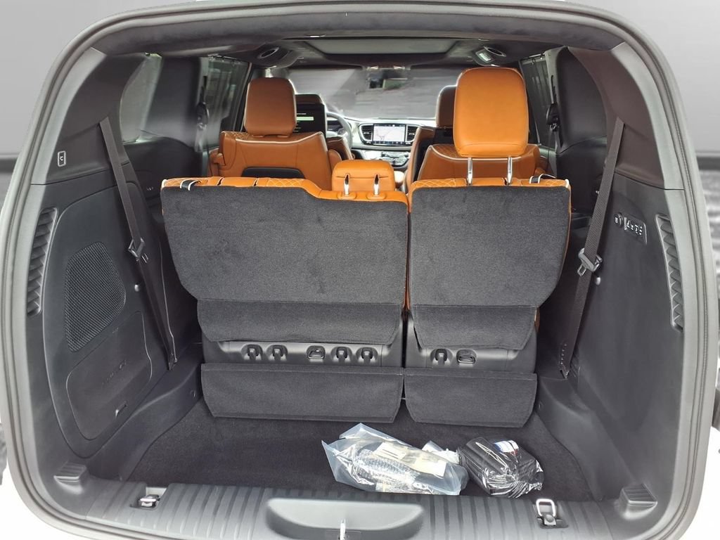 New 2026 Chrysler Pacifica Pinnacle AWD/4WD image 29