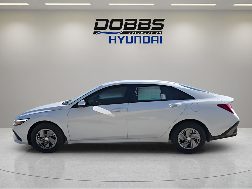 New 2026 Hyundai Elantra SE FWD image 2