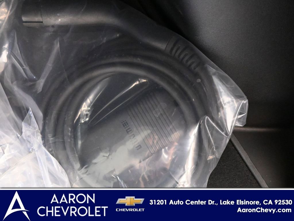New 2026 Chevrolet Equinox EV LT w/ LPO, Blackout Package FWD image 16