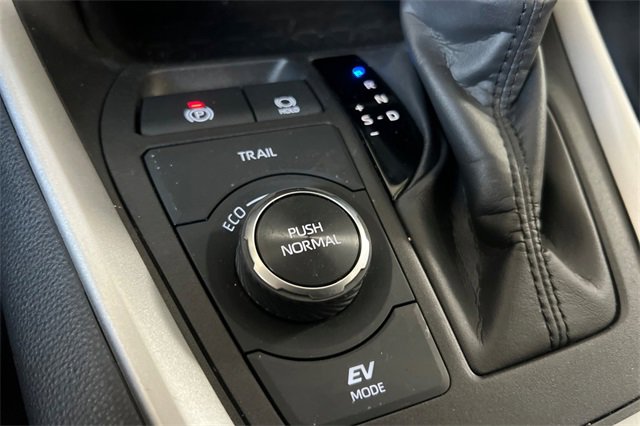 Used 2024 Toyota RAV4 XLE image 40