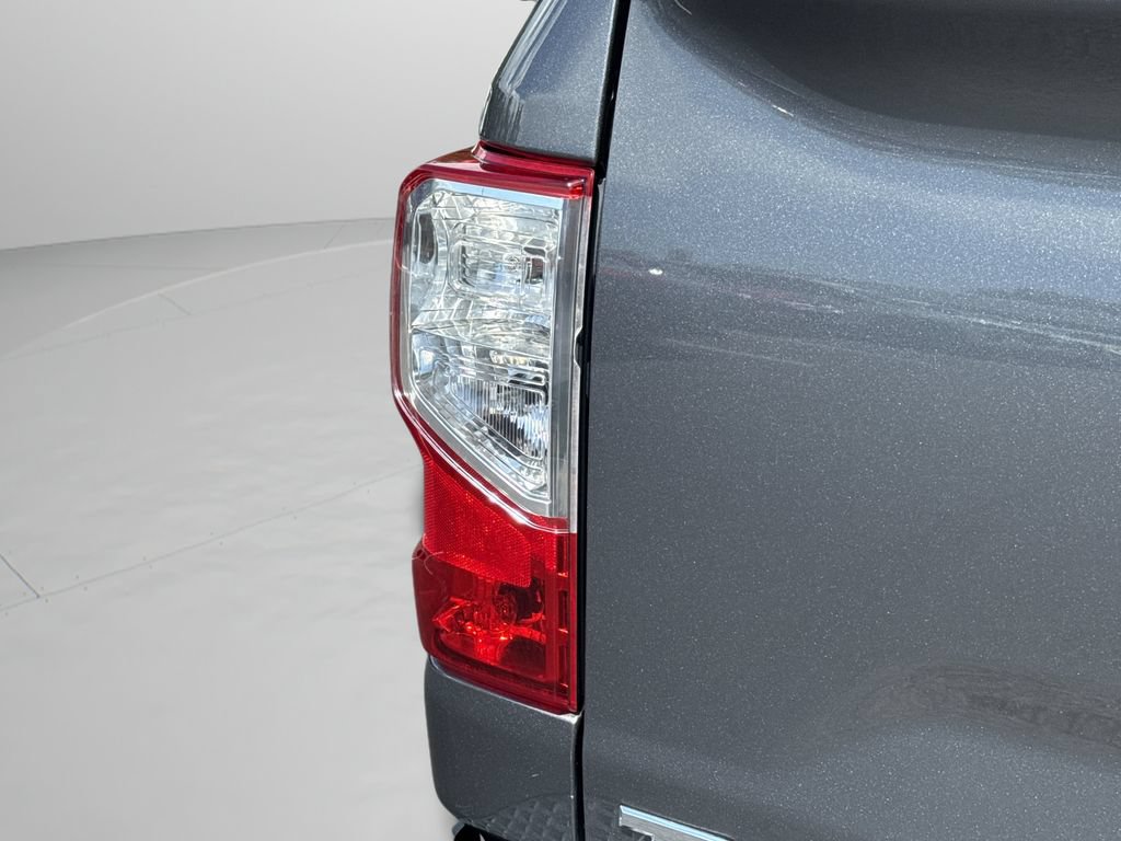 Certified 2019 Nissan Titan SV AWD/4WD image 18