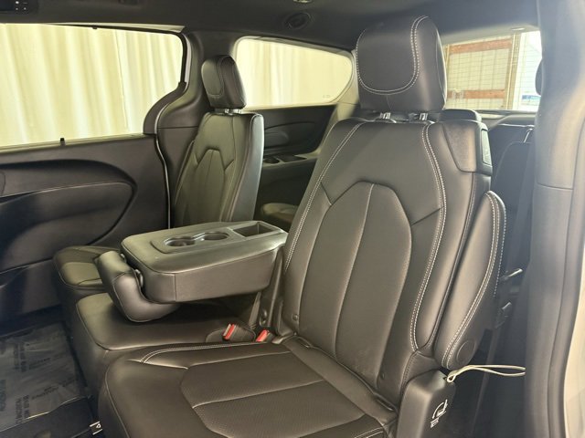 New 2026 Chrysler Pacifica Select image 39
