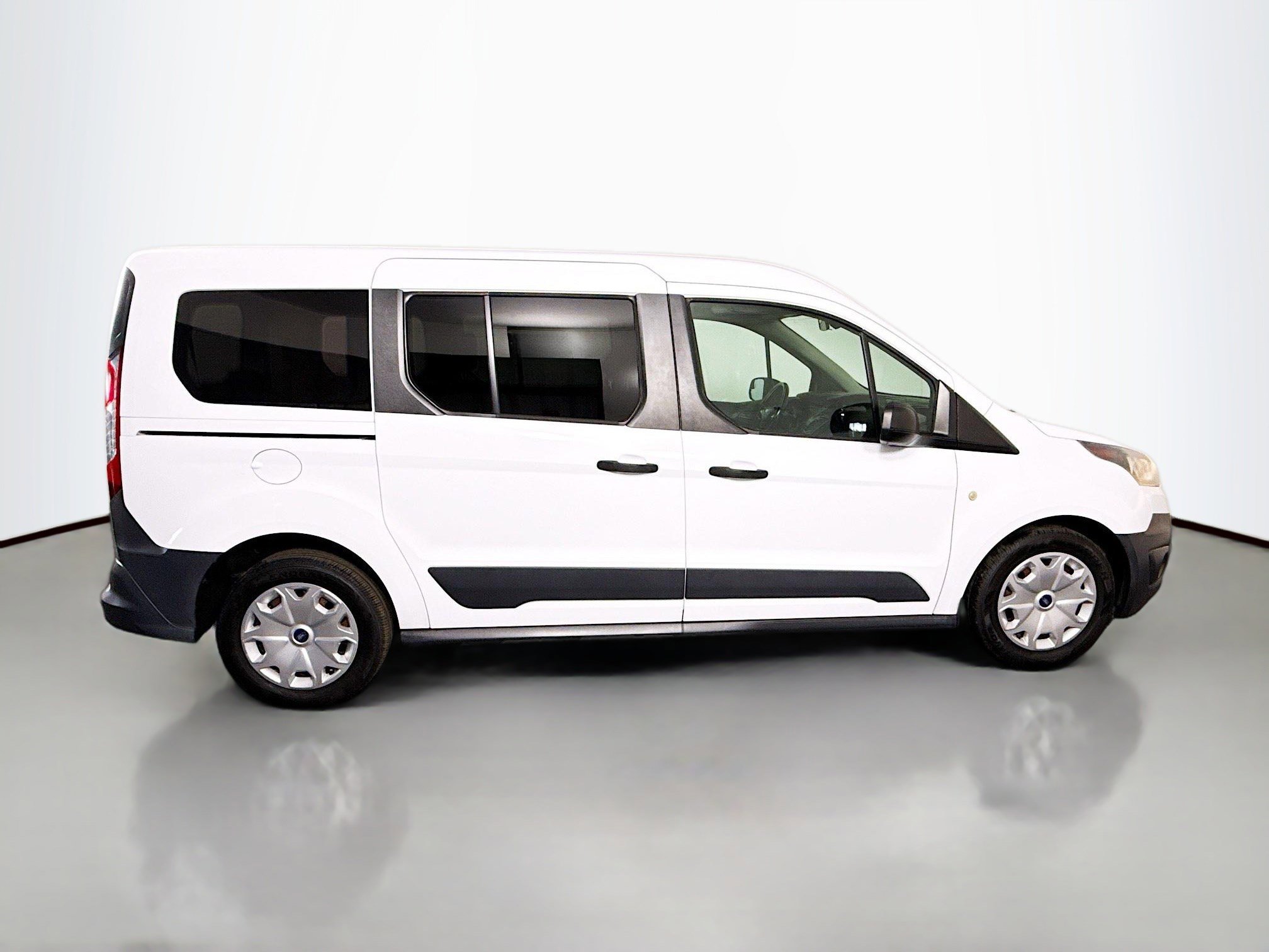 Used 2018 Ford Transit Connect XL image 11