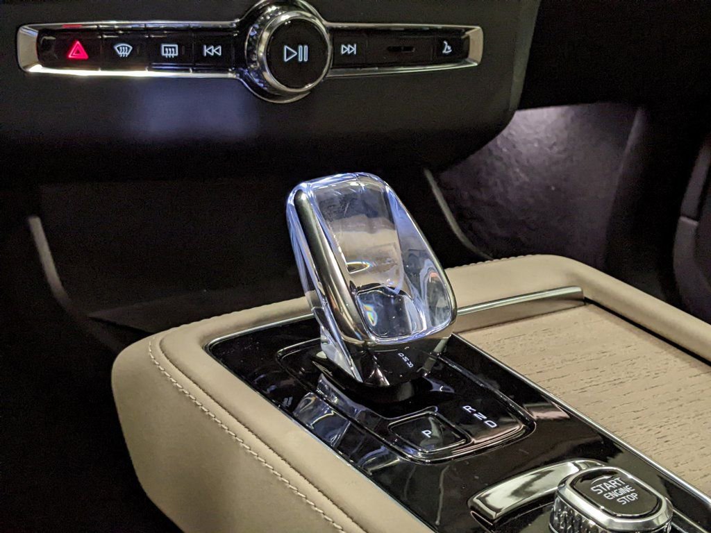 New 2026 Volvo XC90 T8 Plus w/ Protection Package Premier AWD/4WD image 19
