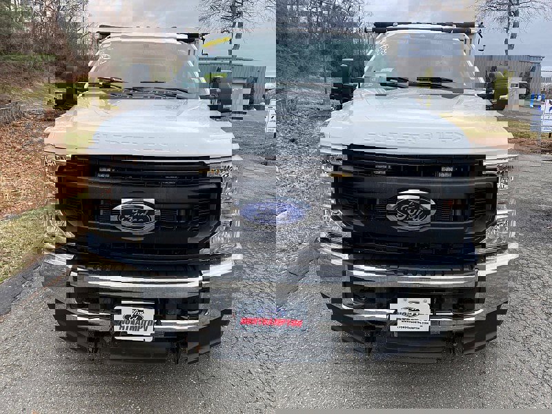 Used 2022 Ford F350 XL w/ Power Equipment Group image 2