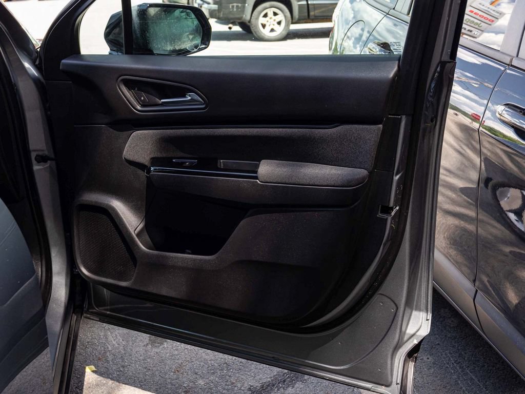 Used 2025 Honda Prologue EX image 12