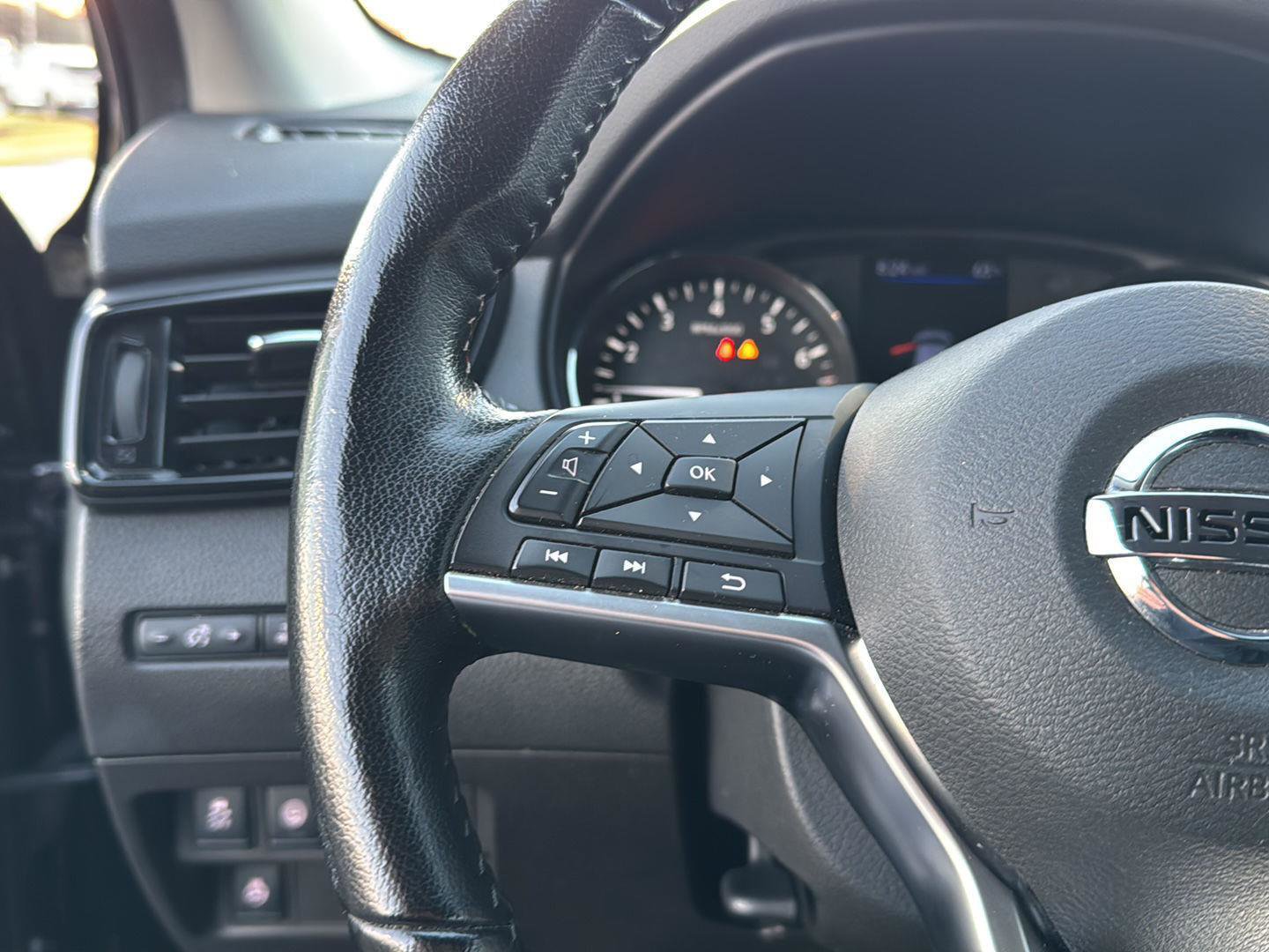 Used 2021 Nissan Rogue Sport SV image 18