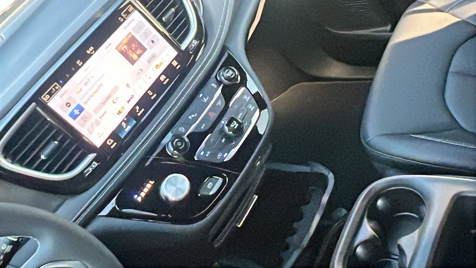 New 2026 Chrysler Pacifica Select image 27