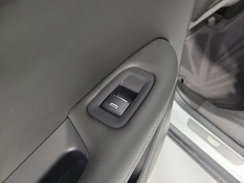 Certified 2024 Cadillac XT6 Luxury w/ LPO, Floor Liner Package image 15