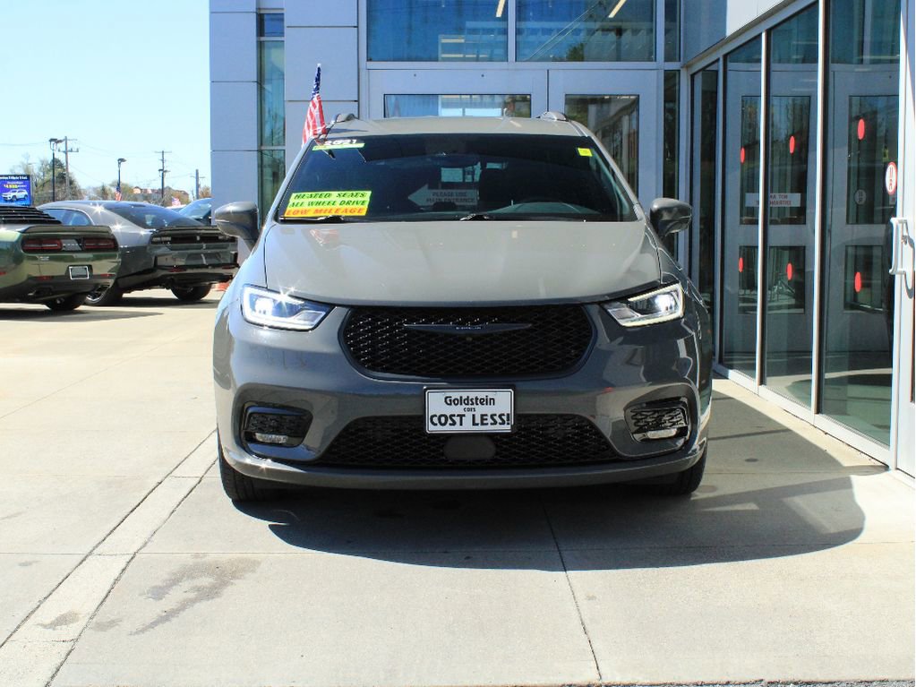 Used 2021 Chrysler Pacifica Touring-L w/ Premium & Safety Sphere Group AWD/4WD image 2