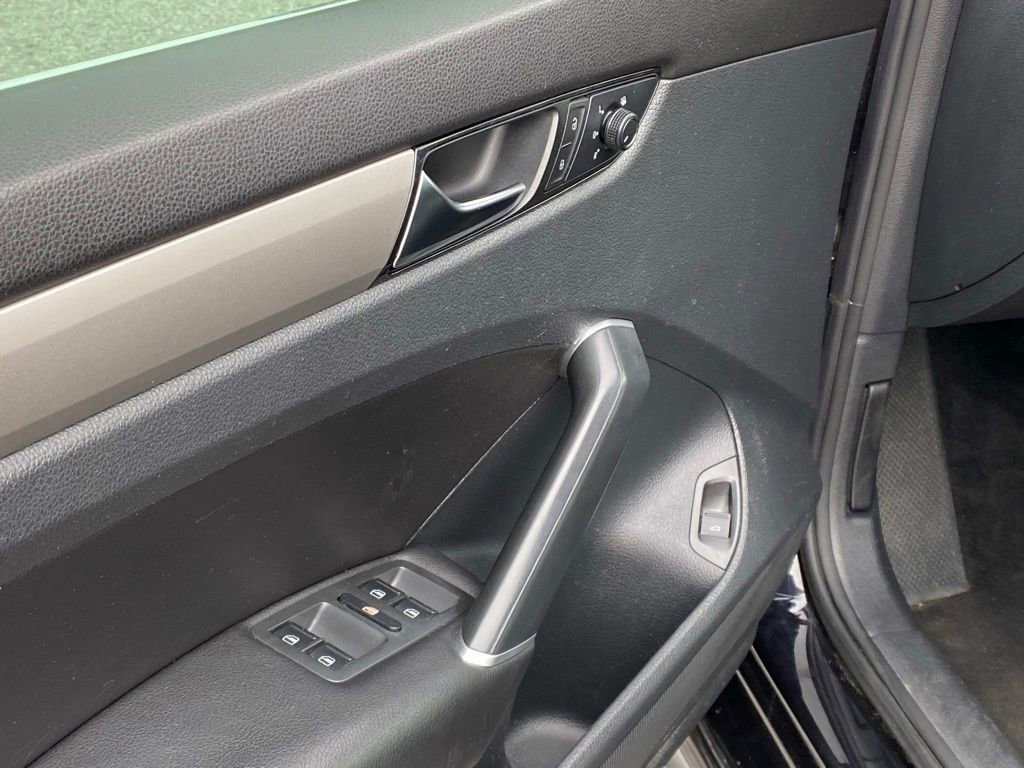 Used 2020 Volkswagen Passat 2.0T SE image 11