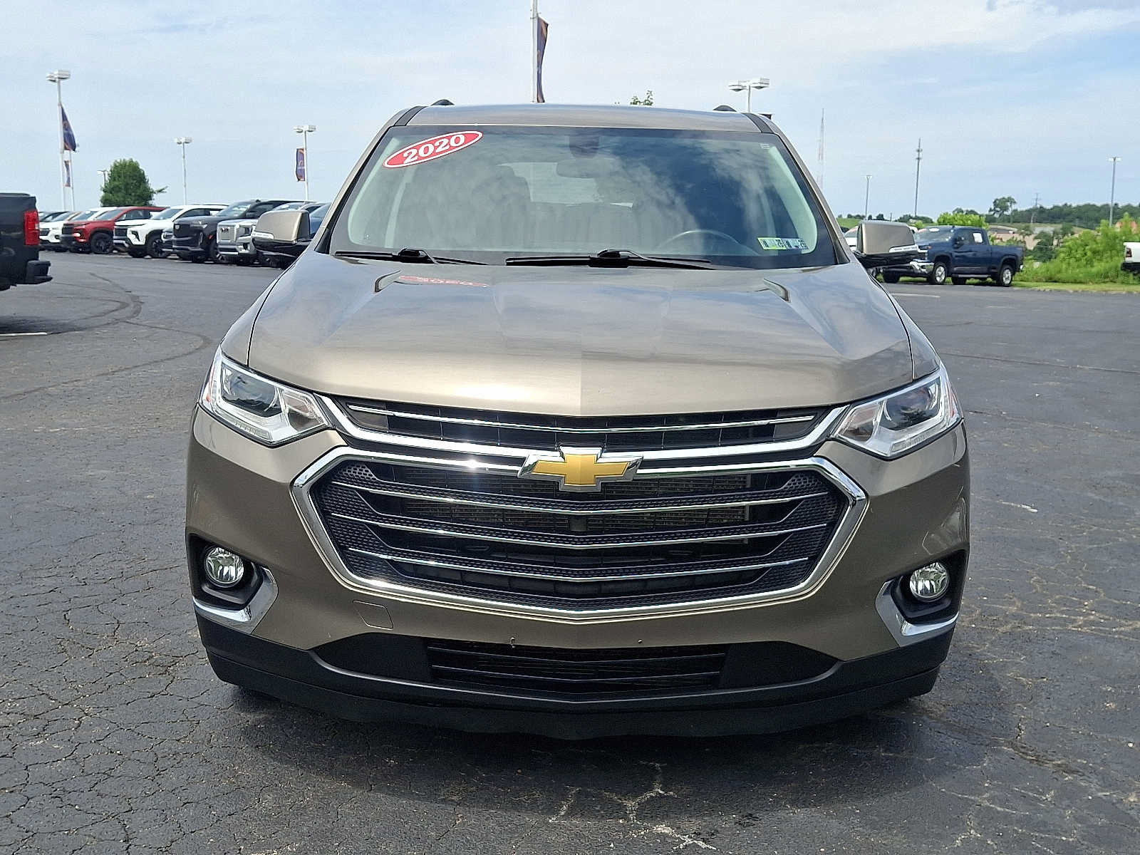 Used 2020 Chevrolet Traverse LT w/ LPO, Floor Liner Package AWD/4WD image 2