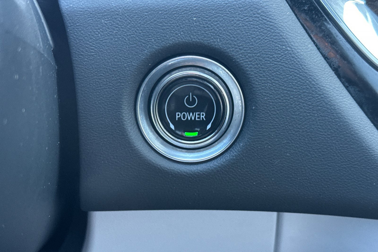 Certified 2025 Cadillac Lyriq Luxury image 32