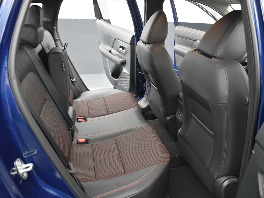 Certified 2025 Nissan Kicks SR image 14