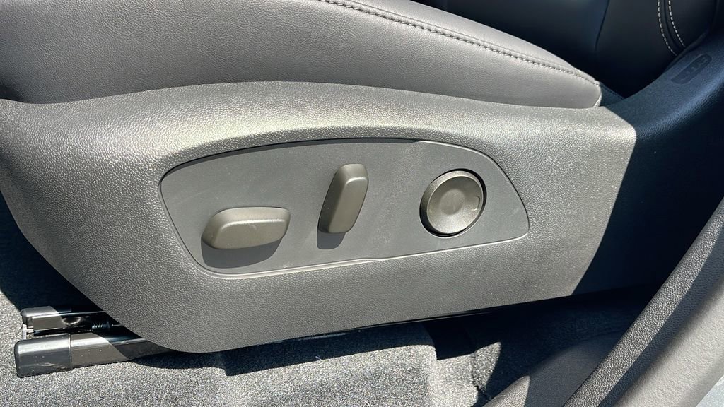 New 2025 GMC Acadia Elevation w/ Elevation Premium Package image 11