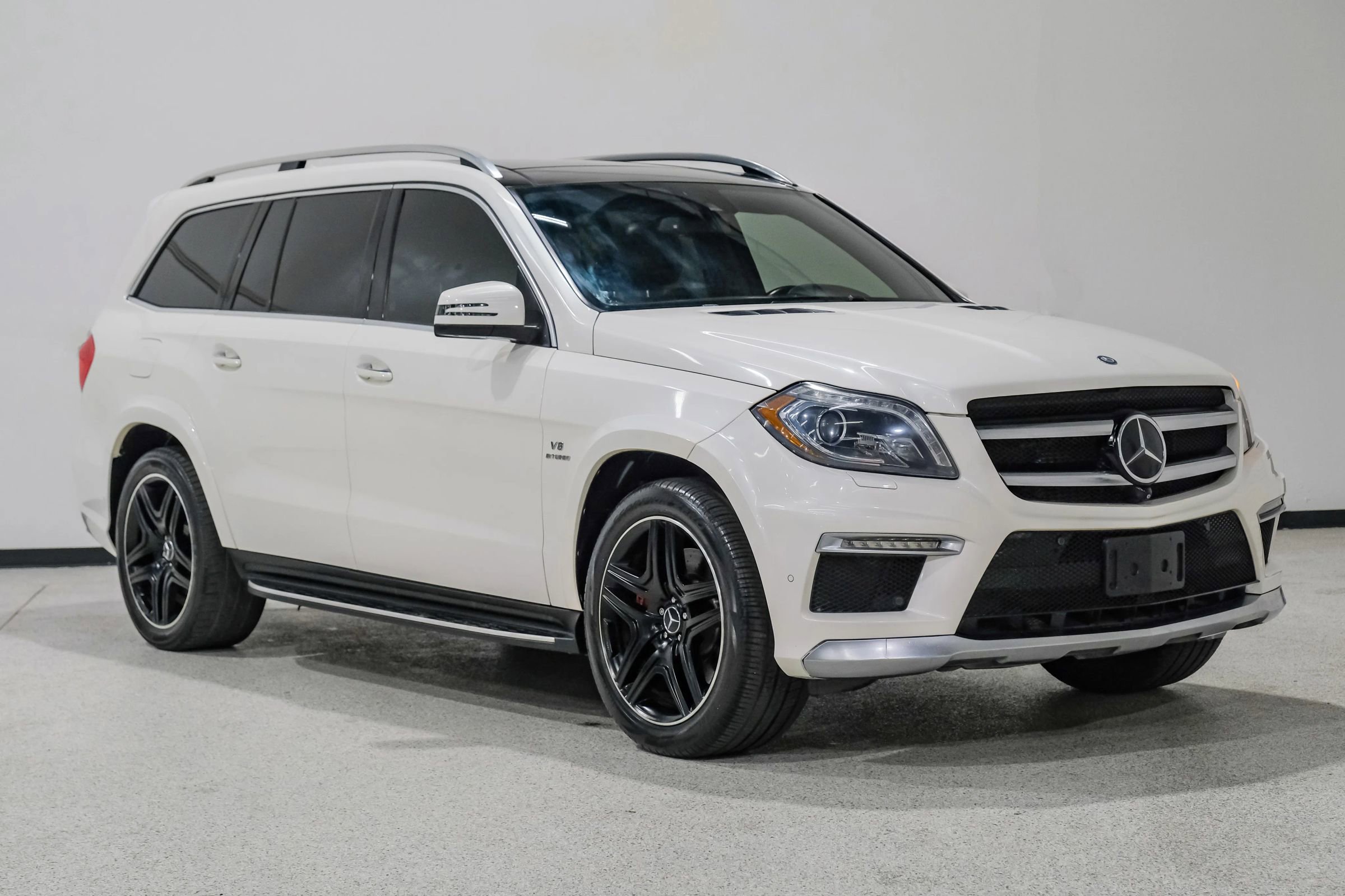 Used 2016 Mercedes-Benz GL 63 AMG 4MATIC image 4