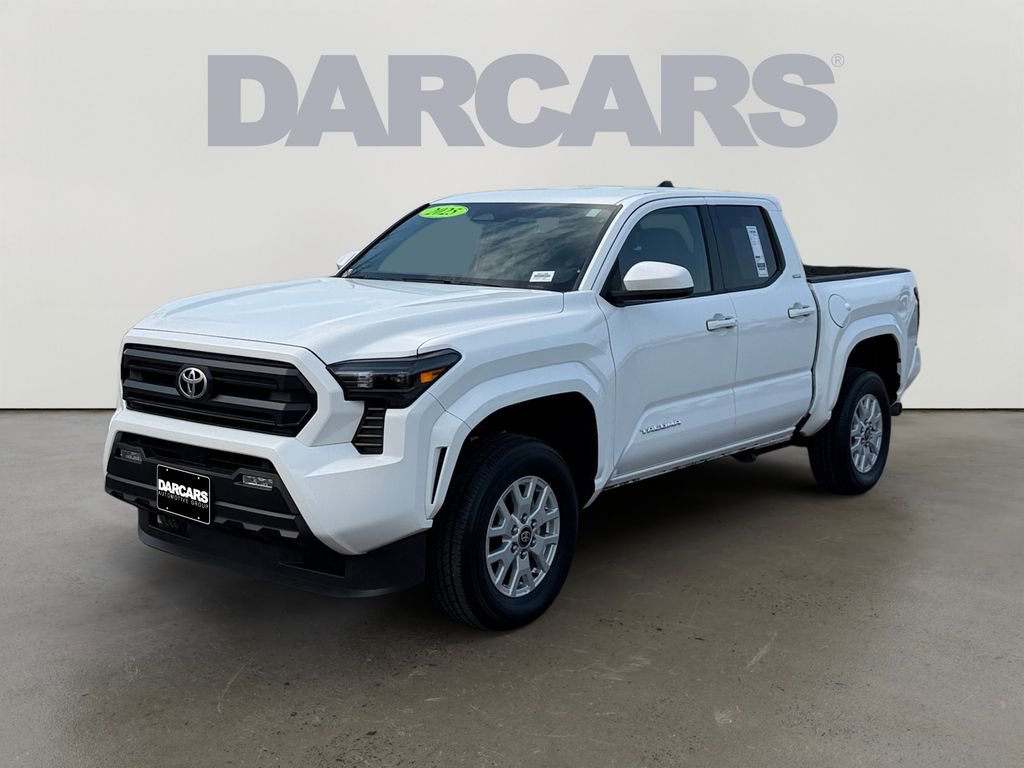 Used 2025 Toyota Tacoma SR5 AWD/4WD image 3