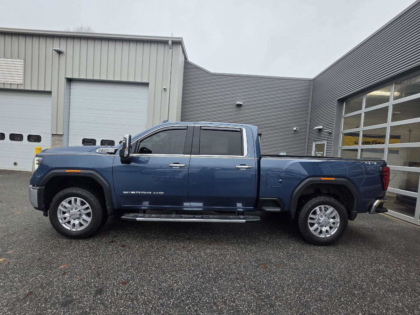 Used 2024 GMC Sierra 2500 SLT w/ SLT Convenience Package image 6
