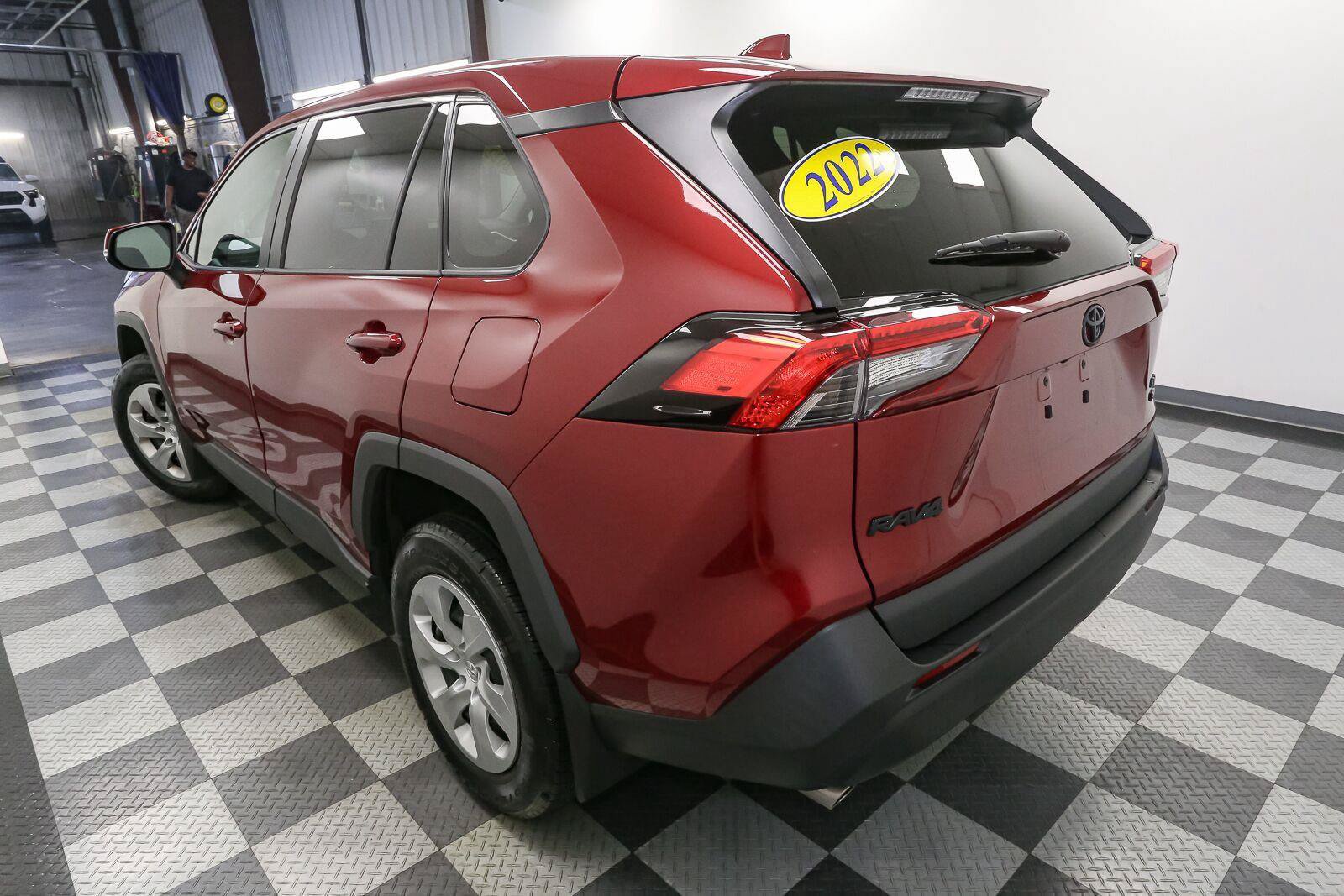 Certified 2022 Toyota RAV4 LE AWD/4WD image 10