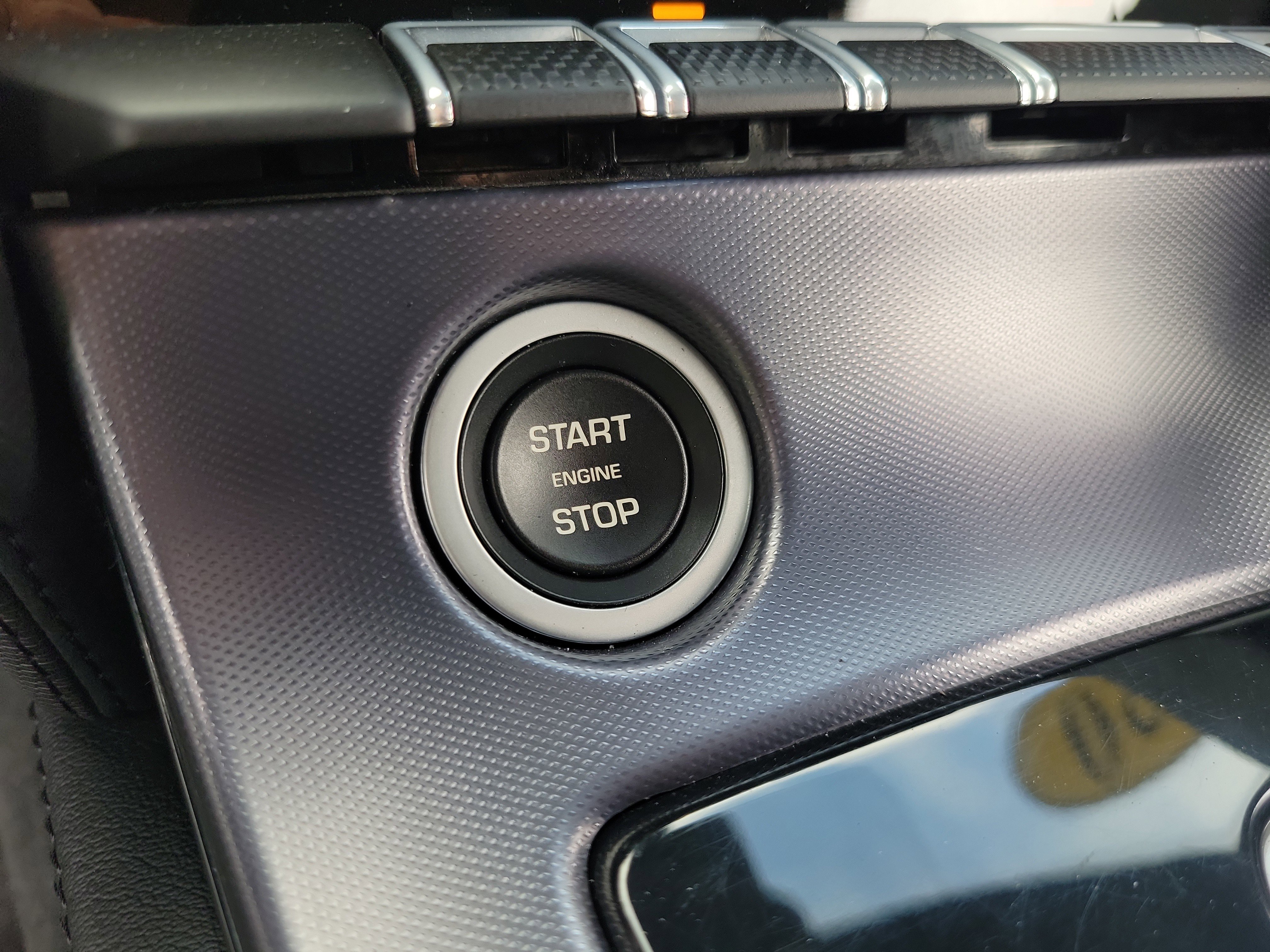 Used 2020 Jaguar F-TYPE Coupe image 30