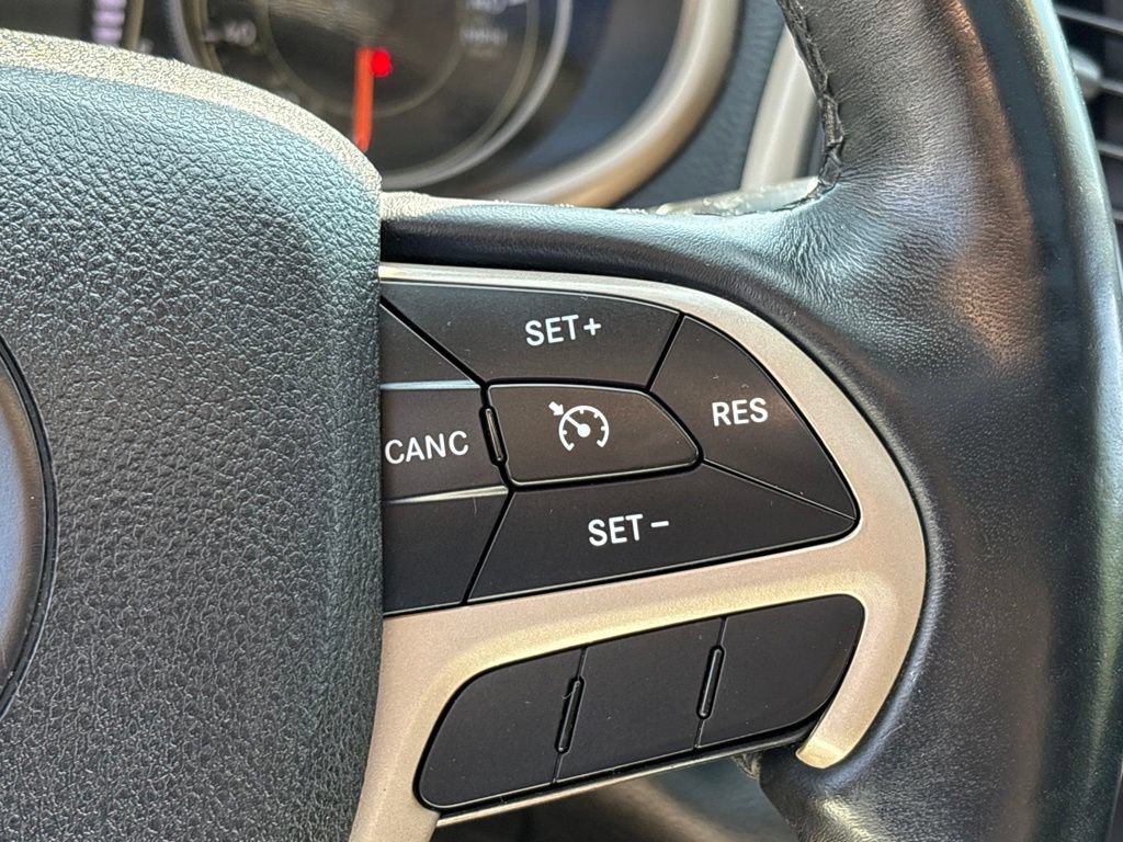 Used 2017 Jeep Cherokee 75th Anniversary AWD/4WD image 20