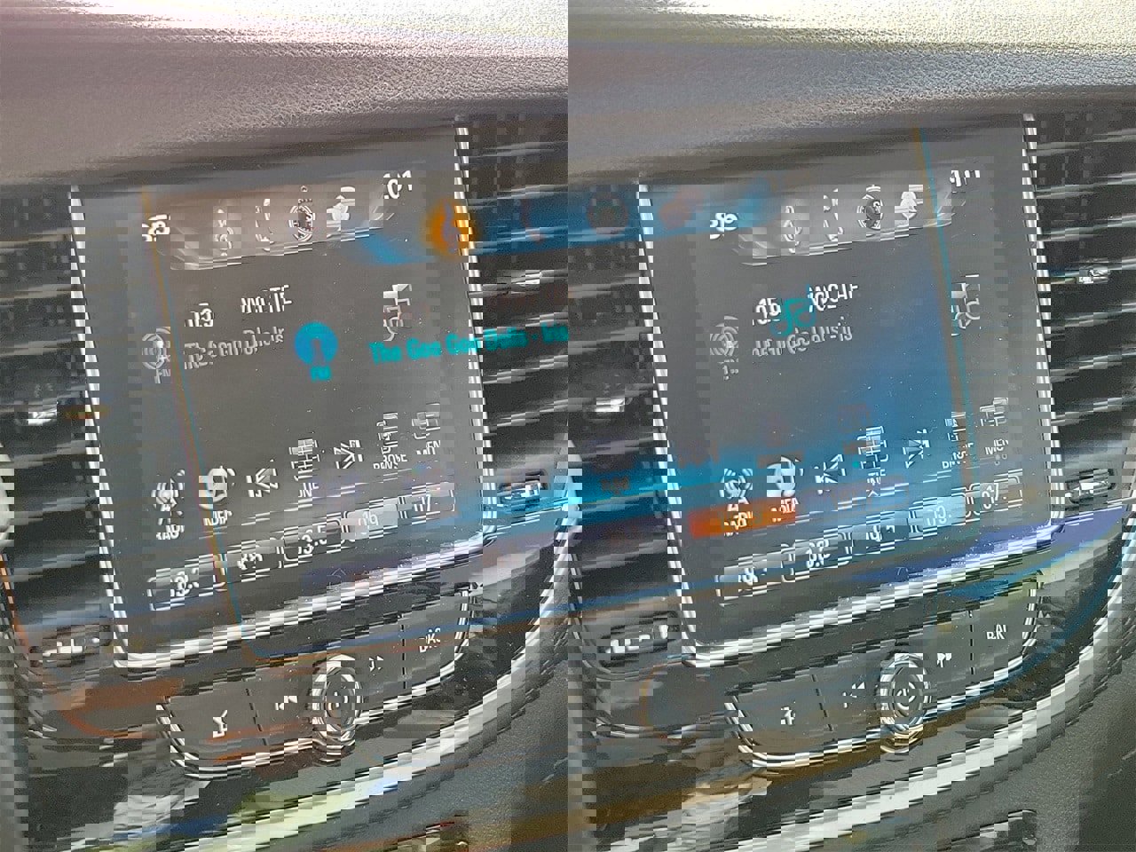 Used 2019 Buick Encore Preferred image 22