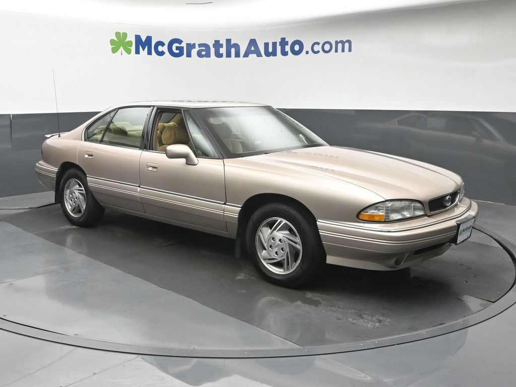 Used 1995 Pontiac Bonneville SE FWD image 2