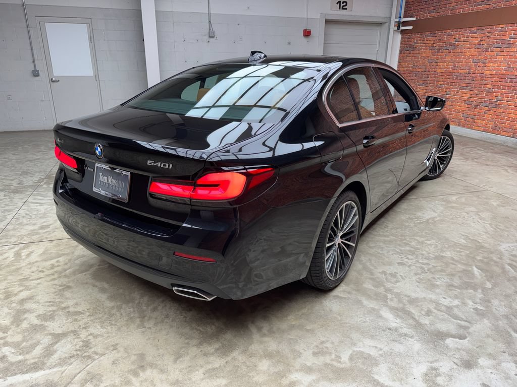 Used 2023 BMW 540i xDrive AWD/4WD image 5