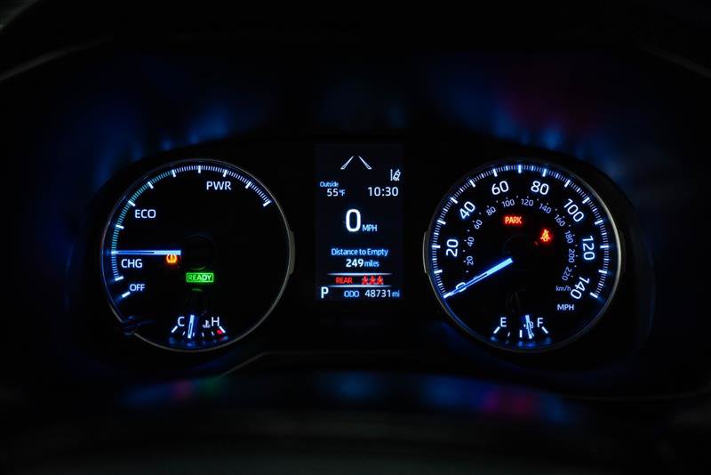 Used 2021 Toyota RAV4 LE image 16