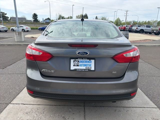 Used 2014 Ford Focus SE w/ SE Winter Package FWD image 5