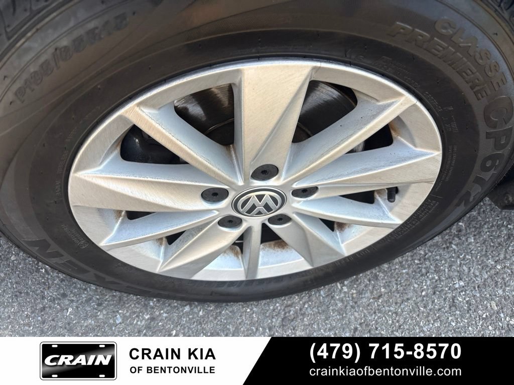 Used 2016 Volkswagen Golf S FWD image 7