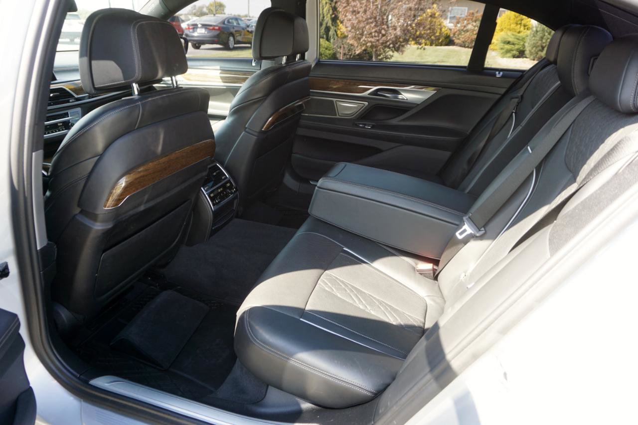 Used 2018 BMW 750i xDrive image 8
