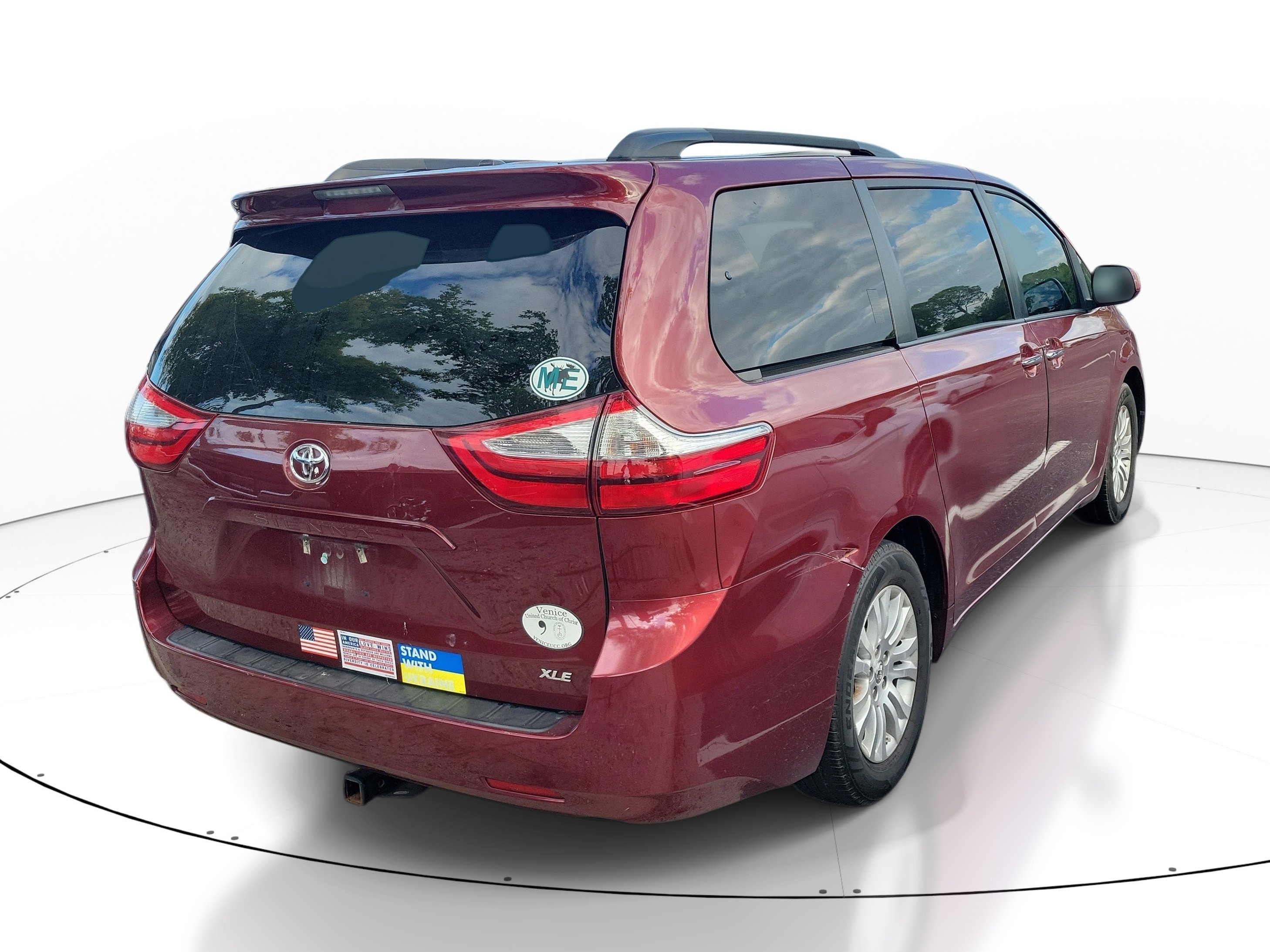 Used 2017 Toyota Sienna XLE FWD image 6