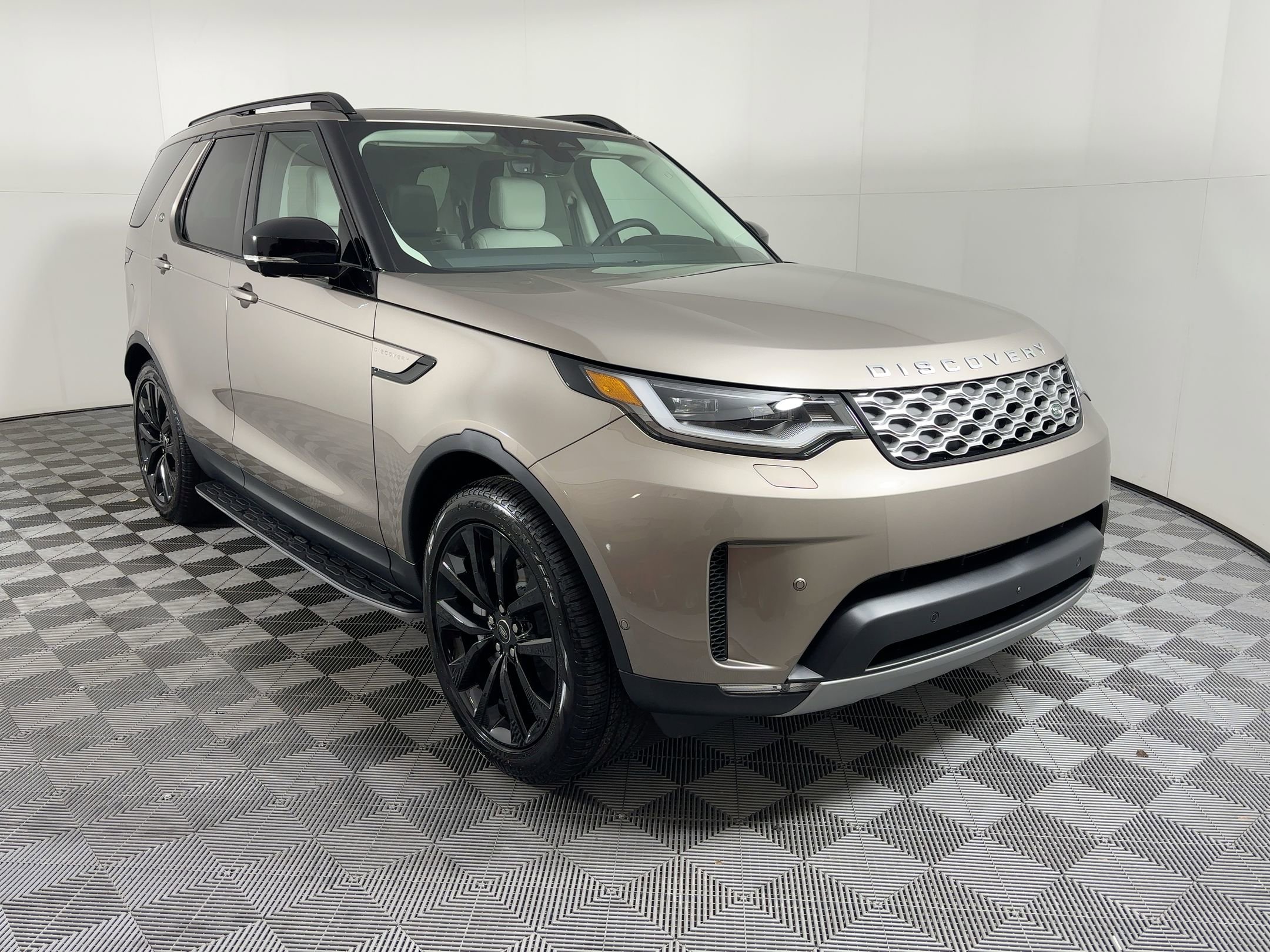 New 2026 Land Rover Discovery S AWD/4WD image 8
