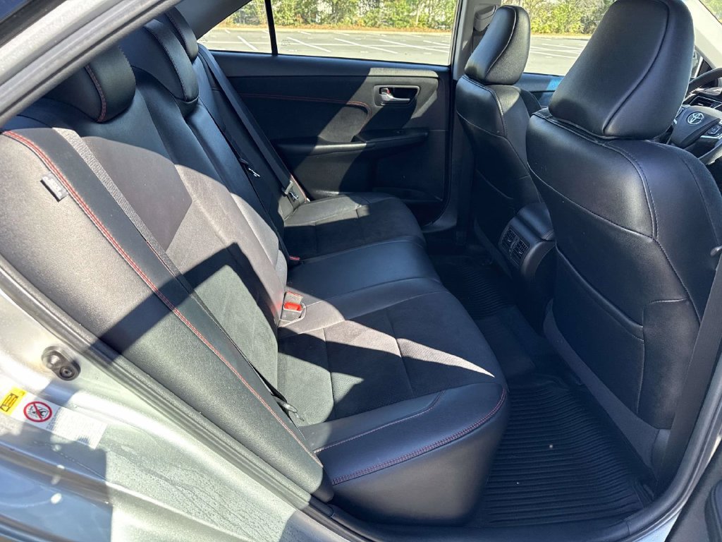 Used 2017 Toyota Camry XSE FWD image 11