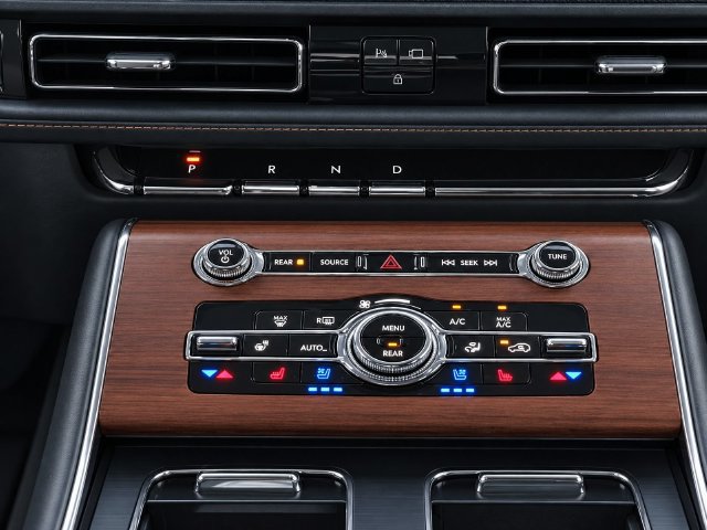 Used 2023 Lincoln Aviator Reserve w/ Equipment Group 201A AWD/4WD image 19
