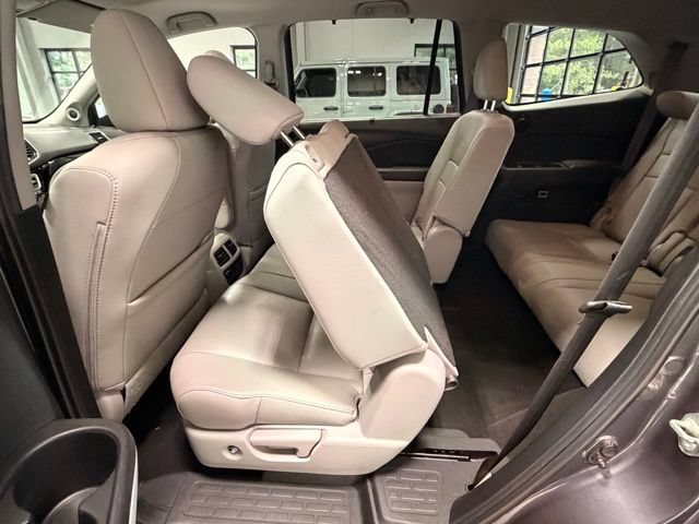 Used 2021 Honda Pilot Touring image 17