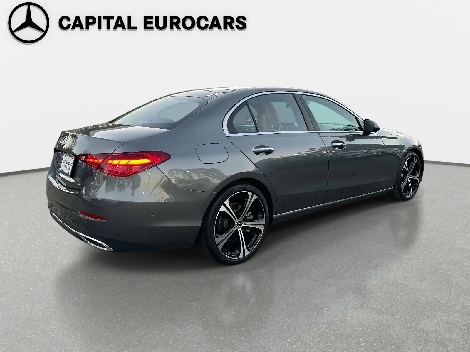 Used 2023 Mercedes-Benz C 300 Sedan image 5