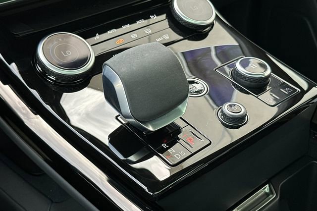 Used 2023 Land Rover Range Rover Sport First Edition image 21