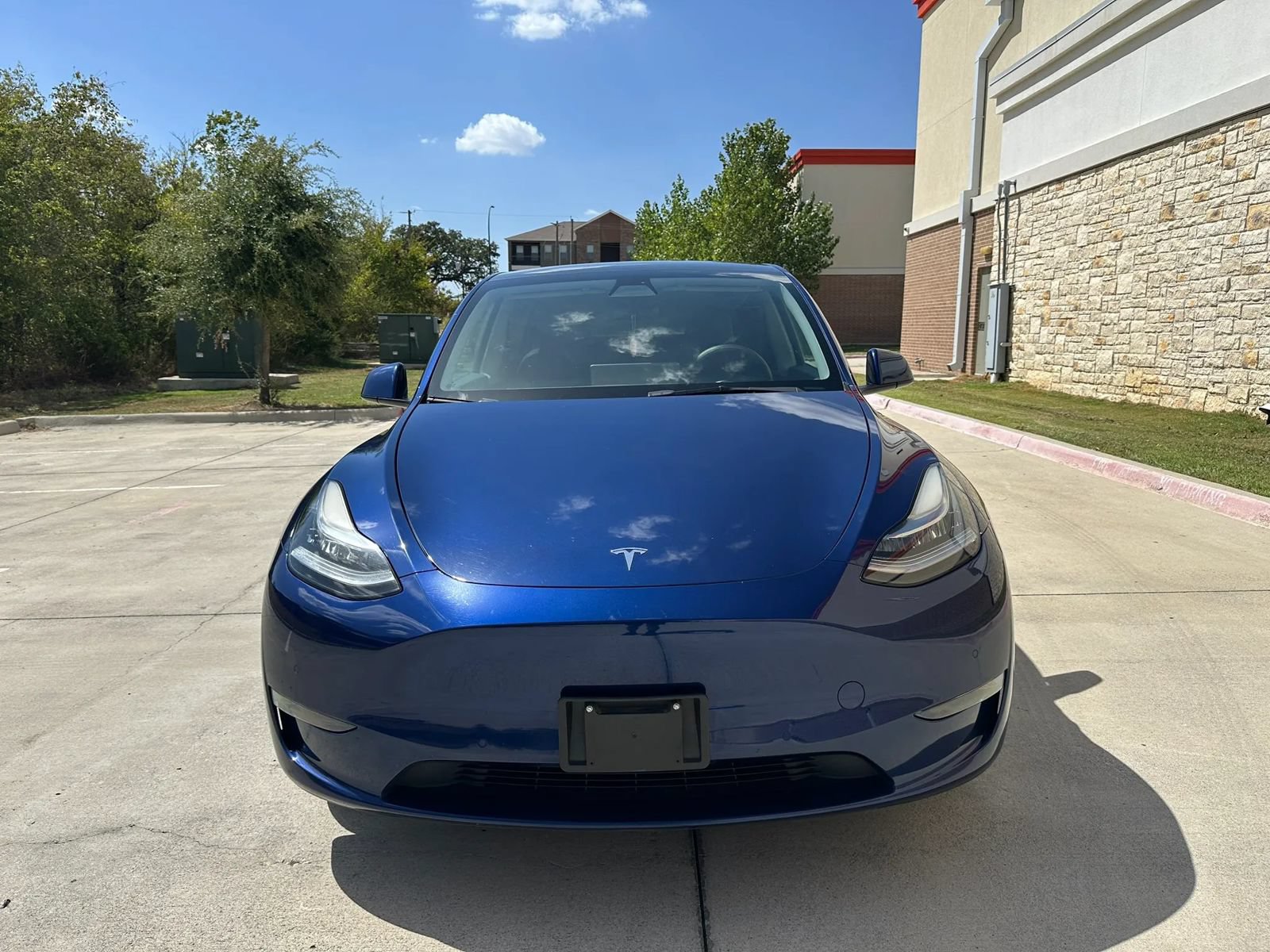 Used 2022 Tesla Model Y Long Range AWD/4WD image 2